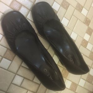 Good basic dark brown Aldo shoes